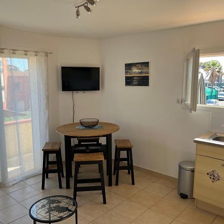 Plein Sud, Bel Appartement 20 Metres De La Plage La Capte Hyeres Luaran gambar