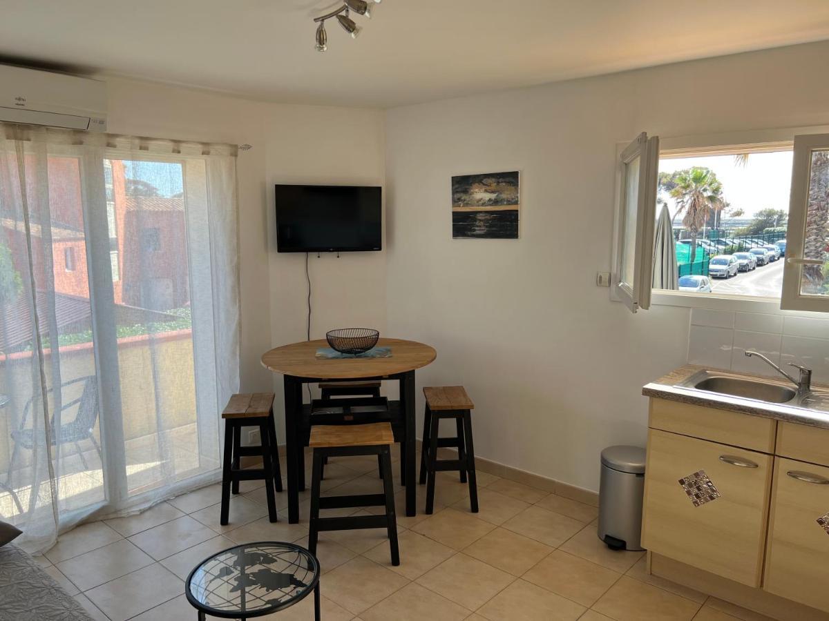 Plein Sud, Bel Appartement 20 Metres De La Plage La Capte Hyeres Luaran gambar