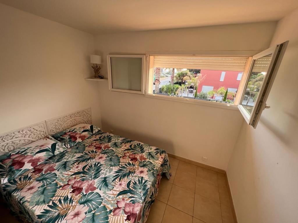 Plein Sud, Bel Appartement 20 Metres De La Plage La Capte Hyeres Luaran gambar