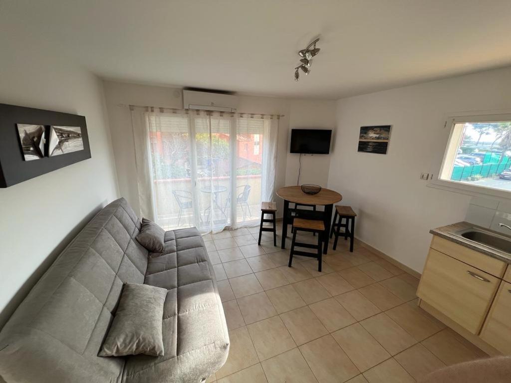 Plein Sud, Bel Appartement 20 Metres De La Plage La Capte Hyeres Luaran gambar